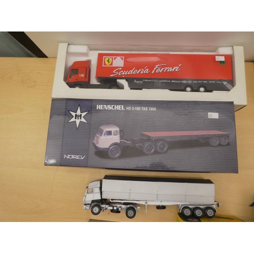 275 - Diecast model vehicles: to include a DAF Trucks 2800 Lion Car  boxed