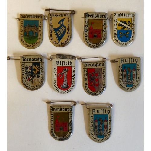 97 - World War II German military collectables, some copies: to include various badges and buttons(Please... 