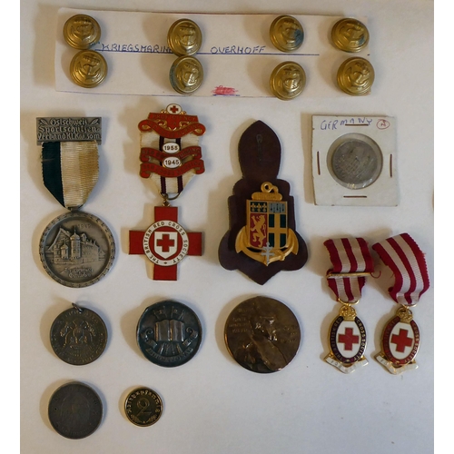 97 - World War II German military collectables, some copies: to include various badges and buttons(Please... 