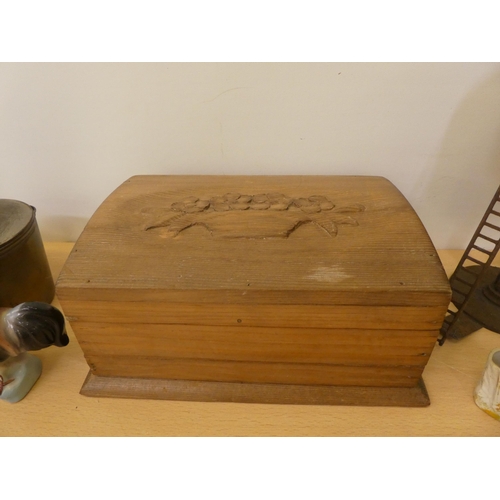 25 - A mixed lot: to include a metal chocolate pot with a cover; and a pine puzzle box  4.5