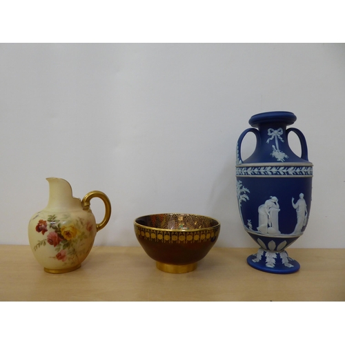 351 - Ceramics: to include a late 18thC Liverpool porcelain tea bowl, decorated with Chinese inspired moti... 