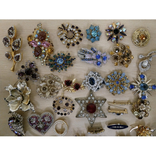 36 - Costume jewellery: to include a brooch, set with yellow stones