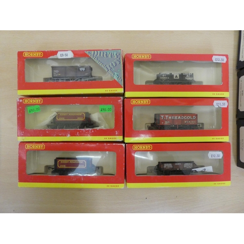 40 - 00 gauge model railway accessories: to include a Bachmann passenger coach  boxed