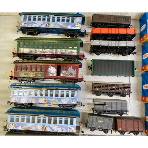 100 - H0 and 00 model railway accessories, mostly locomotives and rolling stock: to include examples by Fl... 