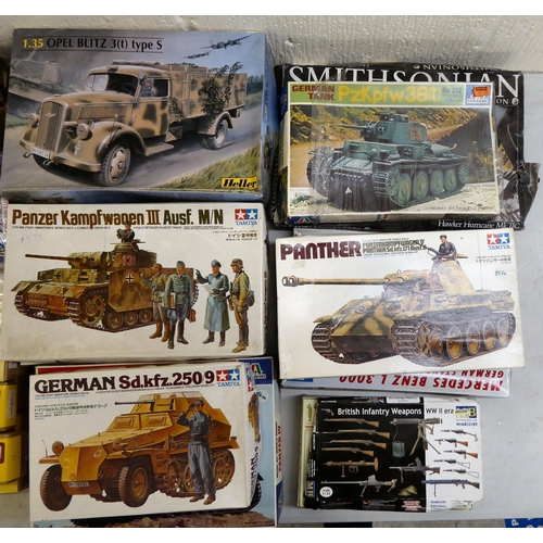 106 - 1/35 and 1/32 scale model kits: to include  'Panzer IV' by Italeri; and a 'Gaz-60' by Tonda&nbs... 