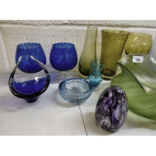 109 - Glassware: to include a cranberry coloured and clear glass, lidded dressing table pot  5