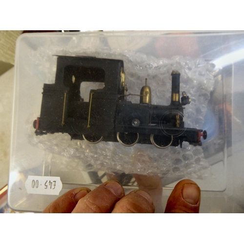 136 - H0 and 00 gauge model railway accessories: to include a 2-6-6-2T locomotive and tender by Mantra Cla... 