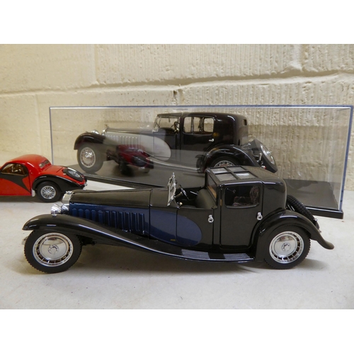 164 - Five Franklin Mint diecast model cars: to include a '1931 Bugatti Royale Coupe De Ville'