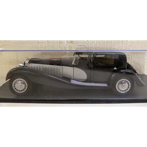 164 - Five Franklin Mint diecast model cars: to include a '1931 Bugatti Royale Coupe De Ville'