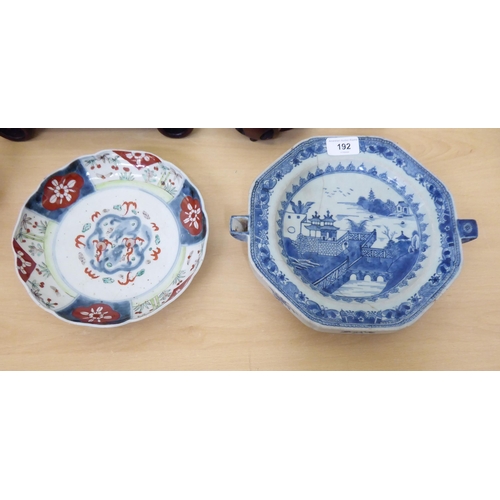 192 - Oriental collectables: to include a late 18thC Chinese porcelain plate warmer of octagonal form, dec... 