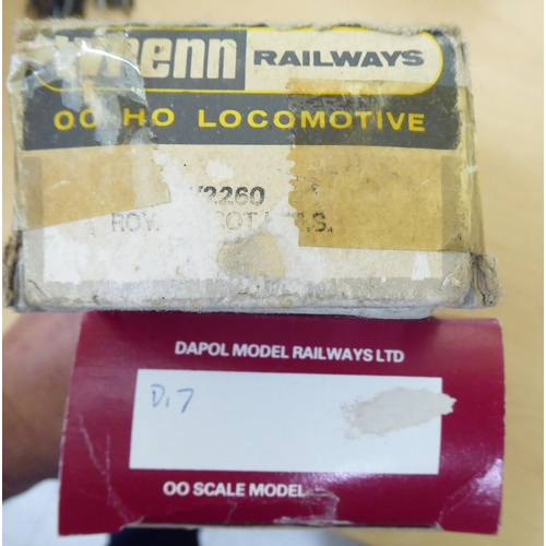 230 - Hornby, 00 gauge and other model railway related accessories