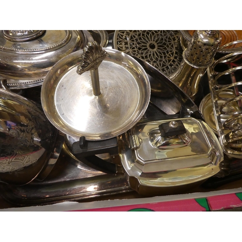 153 - Silver plated tableware and cutlery: to include butter knives