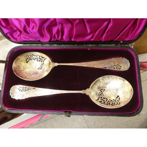 153 - Silver plated tableware and cutlery: to include butter knives