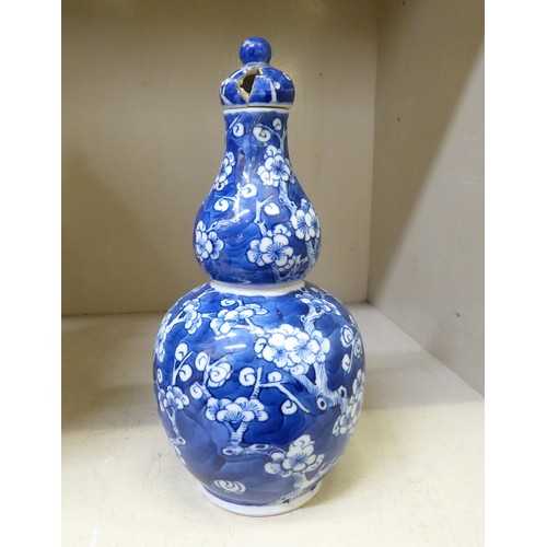 17 - 19thC and later Oriental ceramics: to include a pair of late 19thC Chinese porcelain, tapered vases,... 