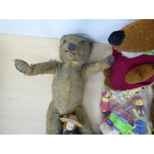 100 - Soft toys and dolls: to include an early 20thC mohair straw filled Teddy bear  11