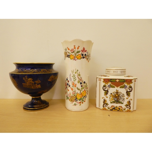 123 - Decorative ceramics: to include four pieces of Aynsley china; Royal Crown Derby; and a Carltonware c... 