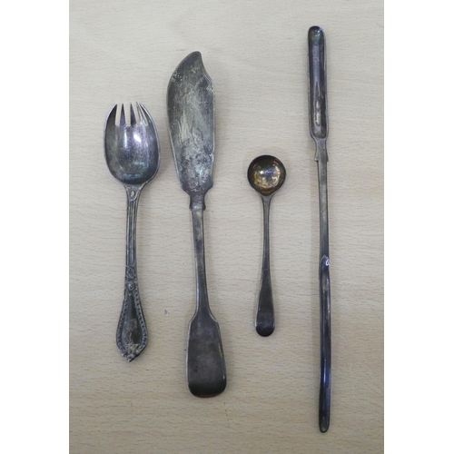 144 - Small silver items: to include a marrow scoop; and other flatware