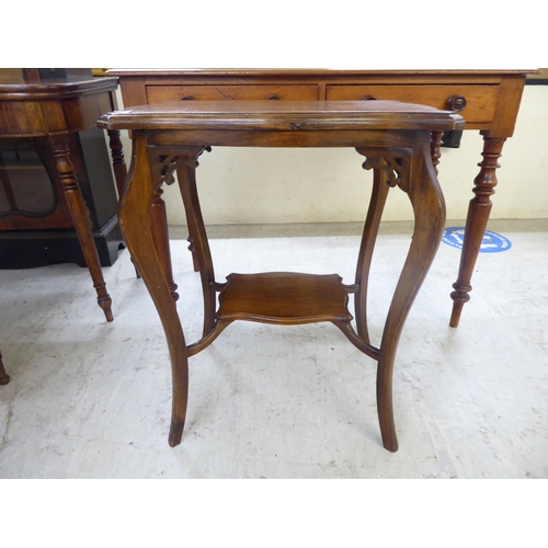 21 - Small 20thC furniture: to include an Edwardian string inlaid, beech framed corner chair, raised on r... 