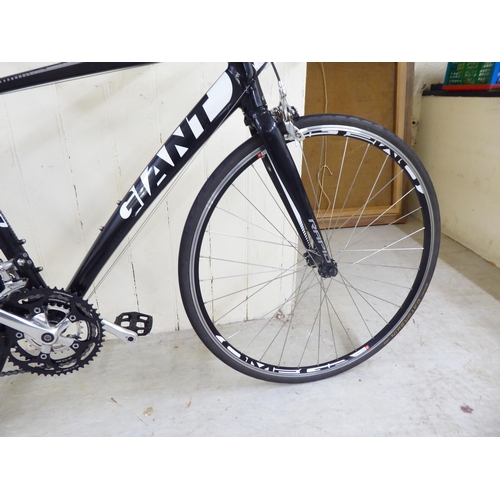 25 - A Giant Rapid Aluxx 24 gear racing/road bicycle with 700c wheels