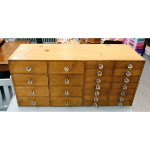 256 - A 1920s oak twenty-two drawer table-top tool/storage cabinet  18