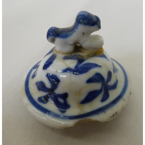 274 - A late 19thC Chinese porcelain vase and cover, decorated in blue and white  6.5