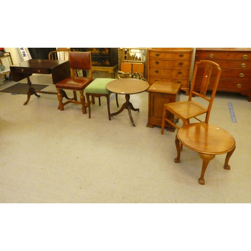 284 - Edwardian and later furniture: to include a string inlaid mahogany music stool