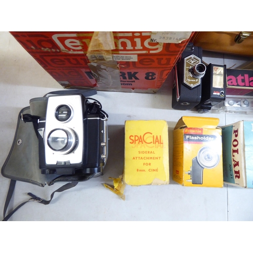 55 - Photographic and projection equipment with accessories: to include a Mamiya D5x1000 camera