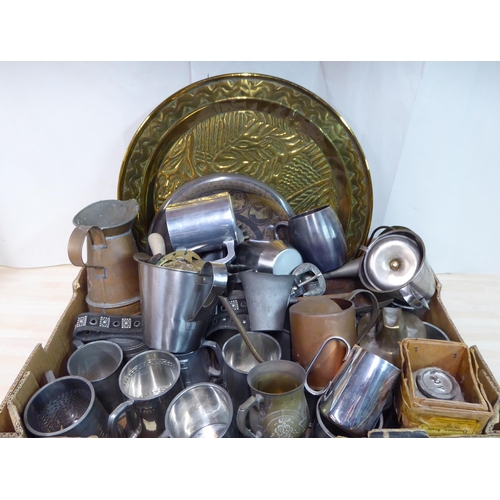 73 - Mainly 20thC metalware: to include pewter tankards