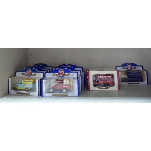 90 - A small collection of Oxford diecast model vehicles: to include vintage delivery vehicles  boxe... 