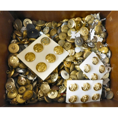 96 - Miscellaneous uniform buttons, mainly military(Please Note: this lot is subject to the statement mad... 