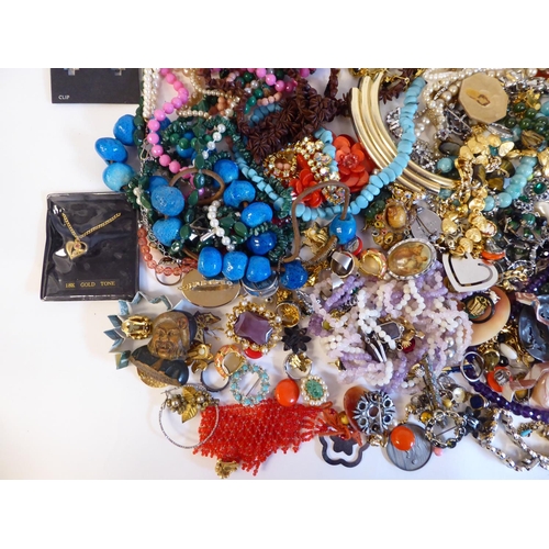 99 - Costume jewellery: to include bead necklaces; bangles; and brooches