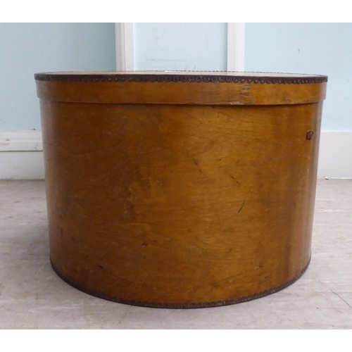 12 - A vintage plywood lidded hat box  13