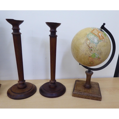 121 - A mixed lot: to include a pair of modern Regency design, fruitwood candlesticks  14.5