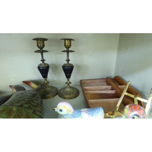 138 - A mixed lot: to include a pair of modern gilt metal candlesticks  9