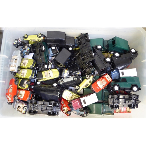 275 - Uncollated diecast Land Rover and other vehicles  mostly plastic Made In China 