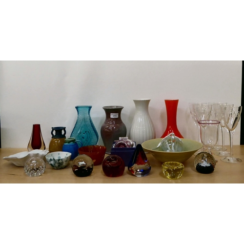 314 - Ceramics and glassware: to include a Christmas tree bauble; and studio pottery vase  largest 9