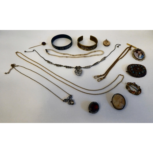 34 - Costume jewellery and items of personal ornament: to include faux pearls; and a brass bangle