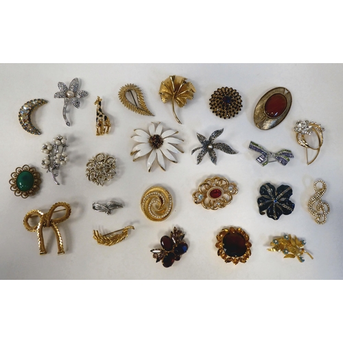 4 - Costume jewellery: to include brooches