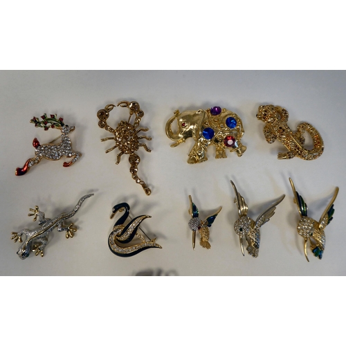 9 - Costume jewellery: to include brooches