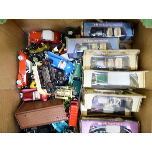 153 - Diecast model vehicles  some boxed: to include several examples by Models of Yesteryear