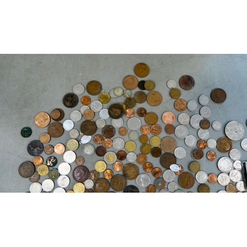 215 - Uncollated British pre-decimal coinage, European and later American issues