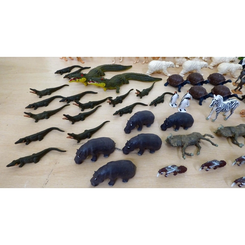 236 - Britains and other plastic zoo and wildlife animal models