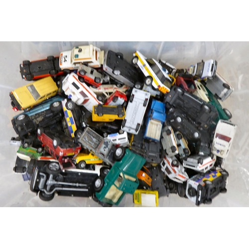 295 - Diecast model vehicles, mainly Range and Land Rovers with examples by Corgi and Matchbox