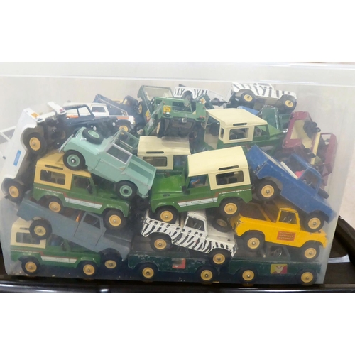 300 - Diecast model vehicles, Britains Land Rovers