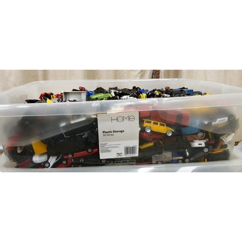 307 - Diecast model vehicles, mainly Maisto trucks, emergency services and convertibles