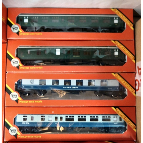 59 - Hornby and other 00 gauge model railway accessories: to include locomotives, carriages, wagons, trac... 