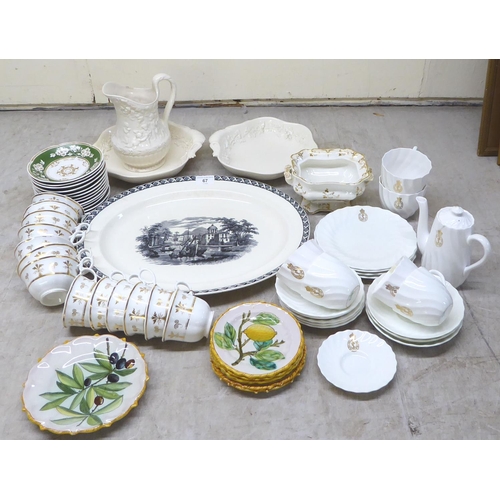 67 - 19thC and later table ceramics: to include two Wedgwood Queensware entrée dishes; and other china, b... 