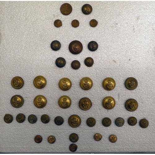 7 - Uncollated variously branded, loose military buttons(Please Note: this lot is subject to the stateme... 