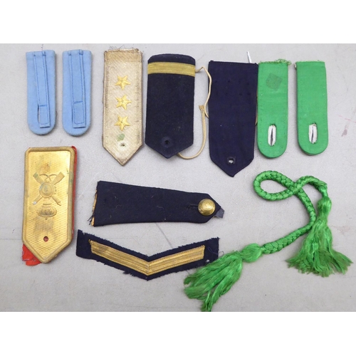 8 - Mainly fabric, military related collectables: to include a Royal Air Force Police armband(Please Not... 