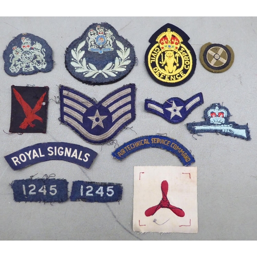 8 - Mainly fabric, military related collectables: to include a Royal Air Force Police armband(Please Not... 